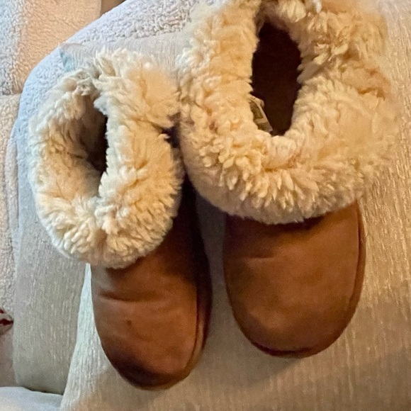 UGG MINI BAILEY BUTTON II BOOT - Picture 10 of 11